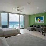 Villa Nizuc - Exclusive Beachfront Residence